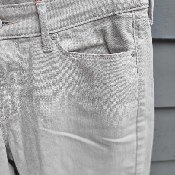 Denizen Levis Tan Cropped Jeans  See Measurements - Picture 7 of 10